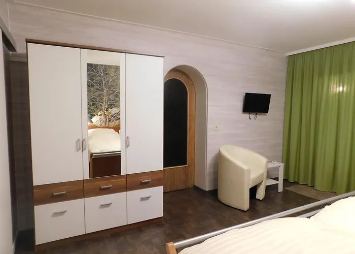 Haus Petra Bed & Breakfast 3*